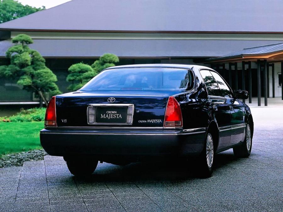  Toyota Crown Majesta 1995 года  (фото 23 из 25)